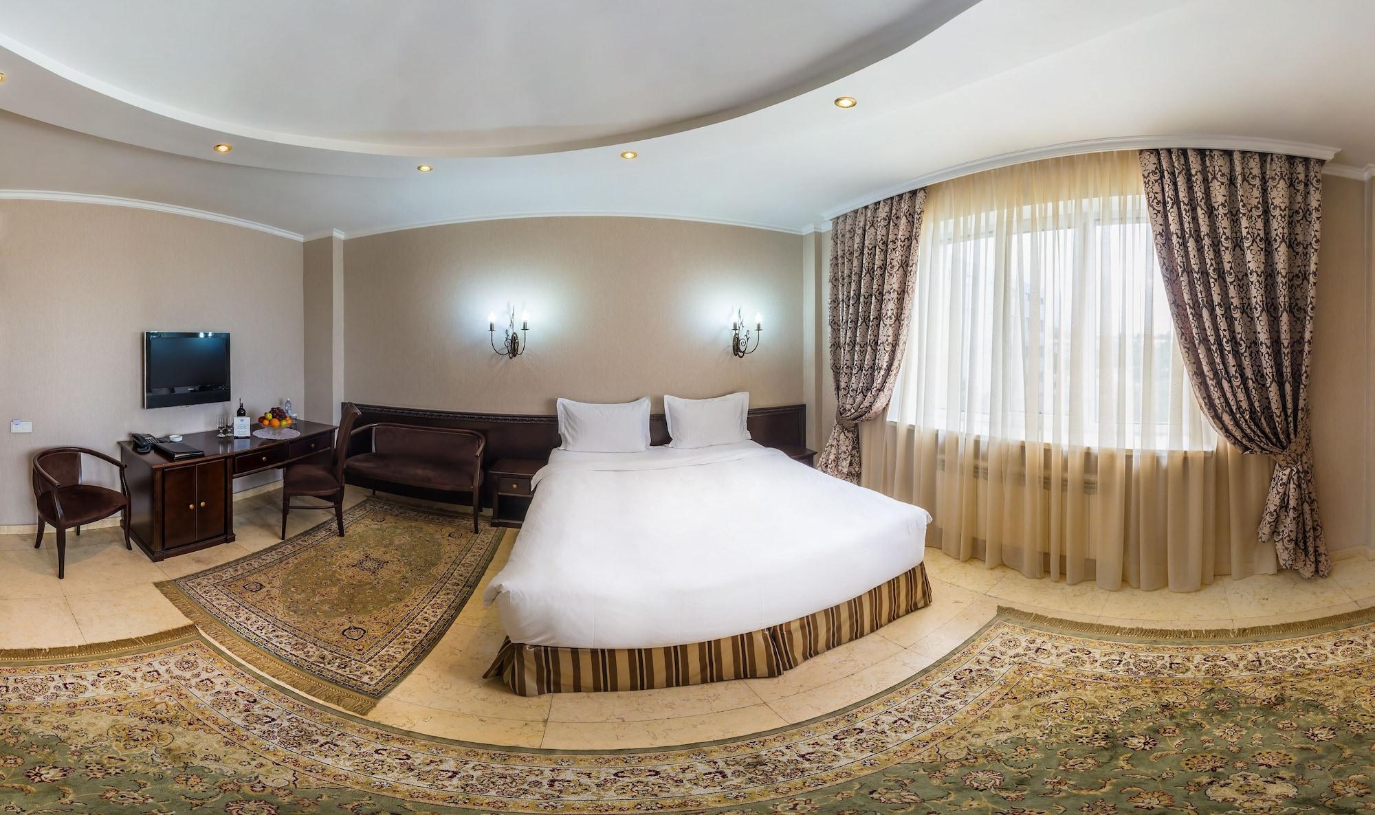 Royal Petrol Hotel Almatı Dış mekan fotoğraf